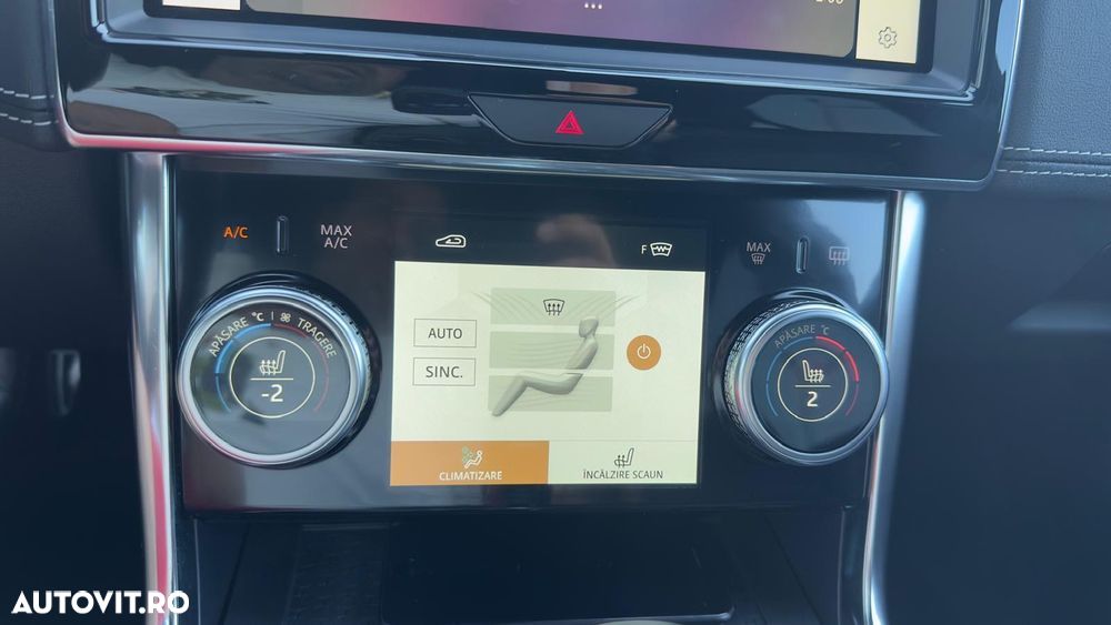 Jaguar XE P300 AWD R-Dynamic HSE - 16