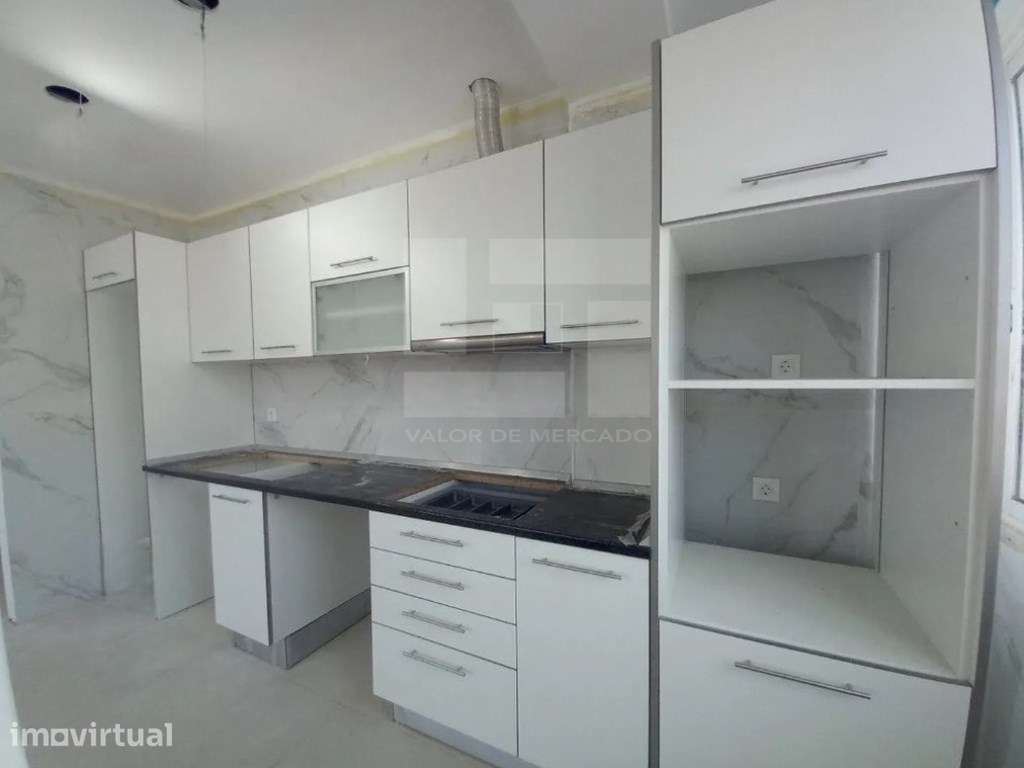 Apartamento T4 - Laranjeiro - Grande imagem: 3/25