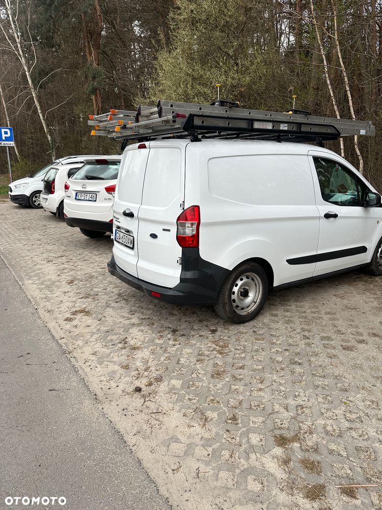 Ford Transit Courier - 8