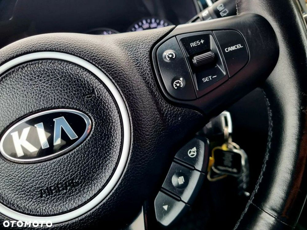 Kia Carens 1.7 CRDi L 7os - 16
