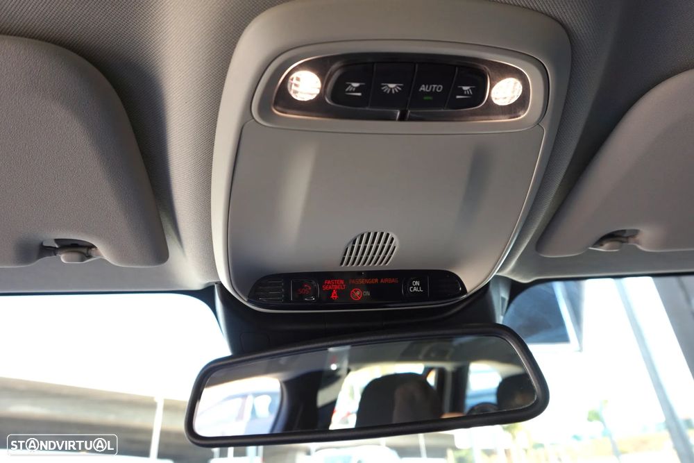 Volvo V60 2.0 B4 Momentum Core Geartronic - 56