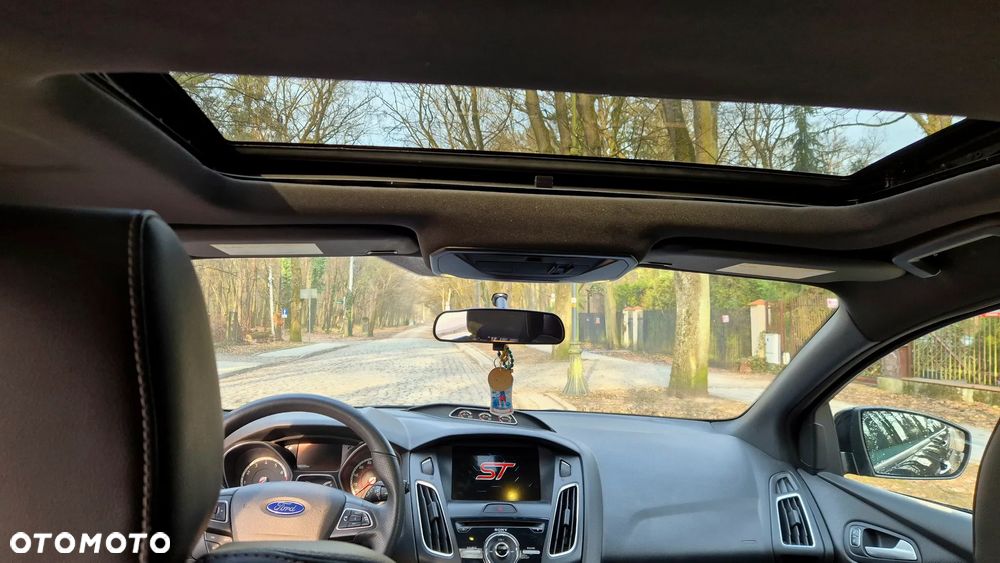 Ford Focus 2.0 EcoBoost ST mit Leder-Sport-Paket - 15