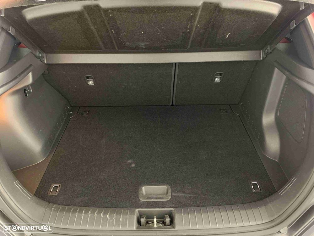 Hyundai Kauai 1.0 T-GDi Premium Pele/Tec.Vermelho - 14