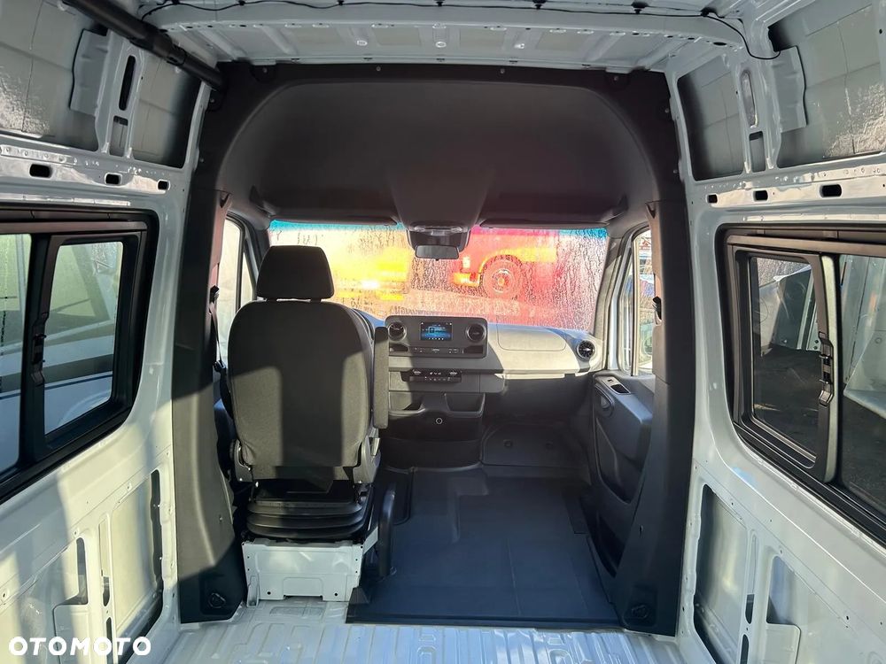 Mercedes-Benz Sprinter - 17