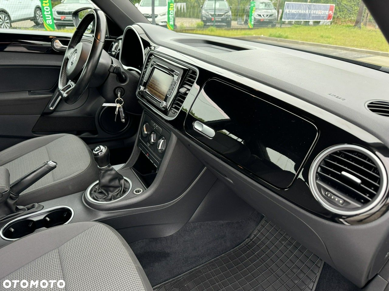 Volkswagen New Beetle - 34