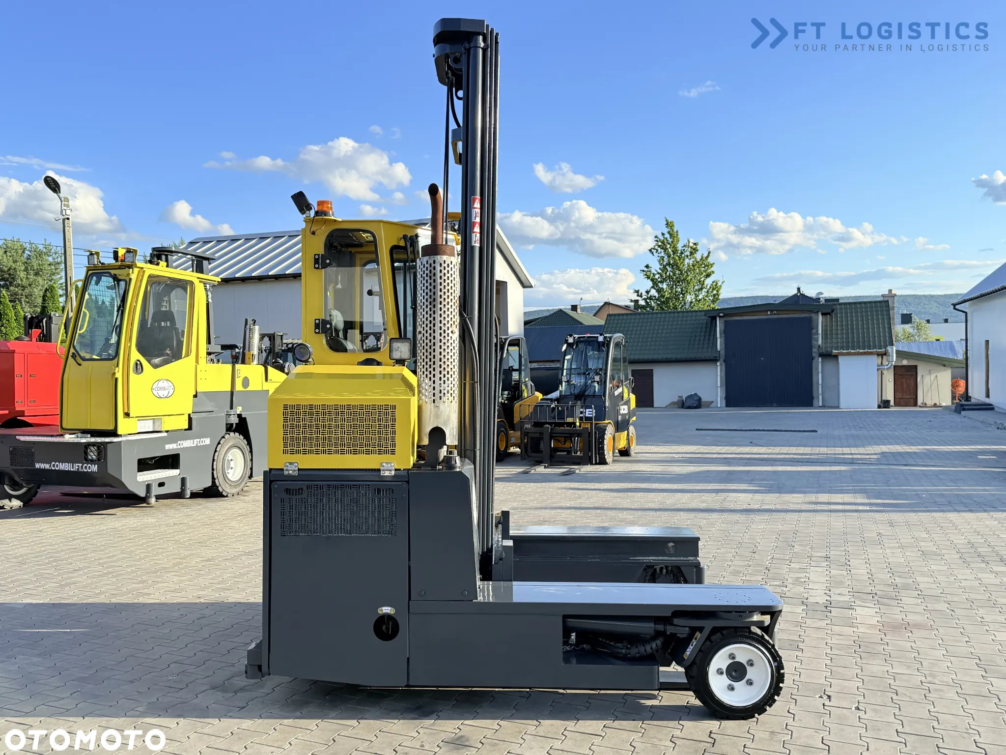 Combilift C3000 / GAS / TRIPLEX- 7600MM / POZYCJONER WIDEŁ / WOLNY SKON / PEŁNA OGRZEWANA KABINA / JEDYNIE 7868H / Szeroka oferta wózków czterokierunkowych i bocznych, dopasowanych do różnorodnych potrzeb i zastosowań. - 6