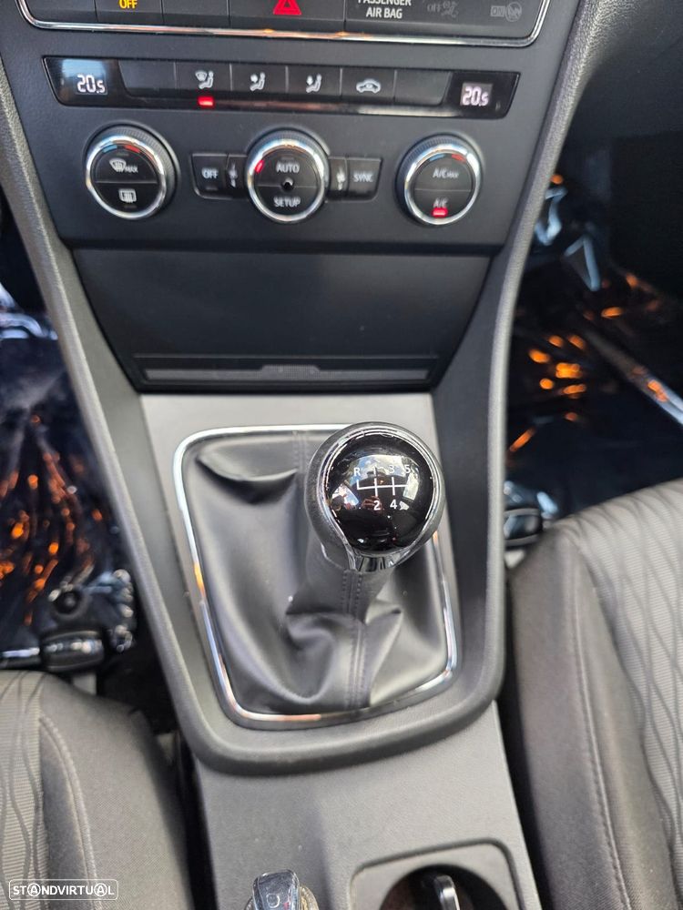 SEAT Leon 1.6 TDI DPF Ecomotive Sport - 12