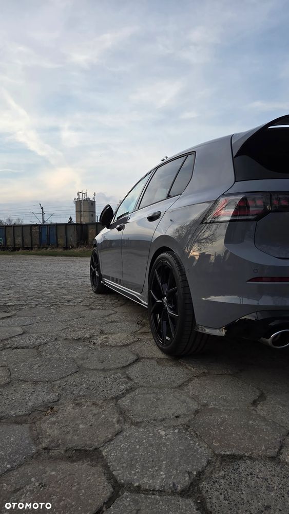 Volkswagen Golf - 10