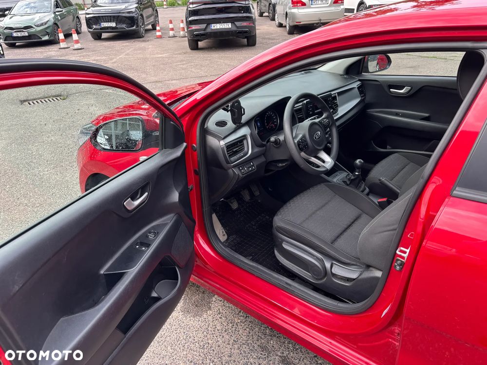 Kia Rio 1.2 M - 11