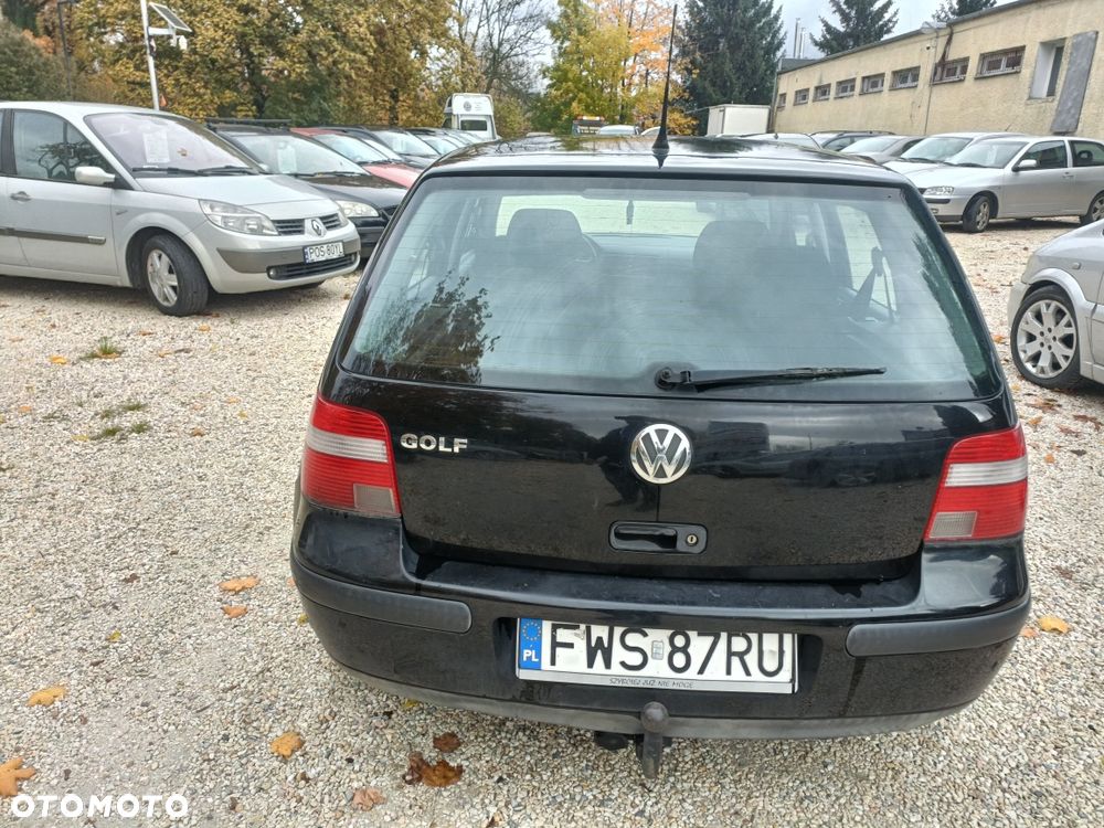 Volkswagen Golf - 6