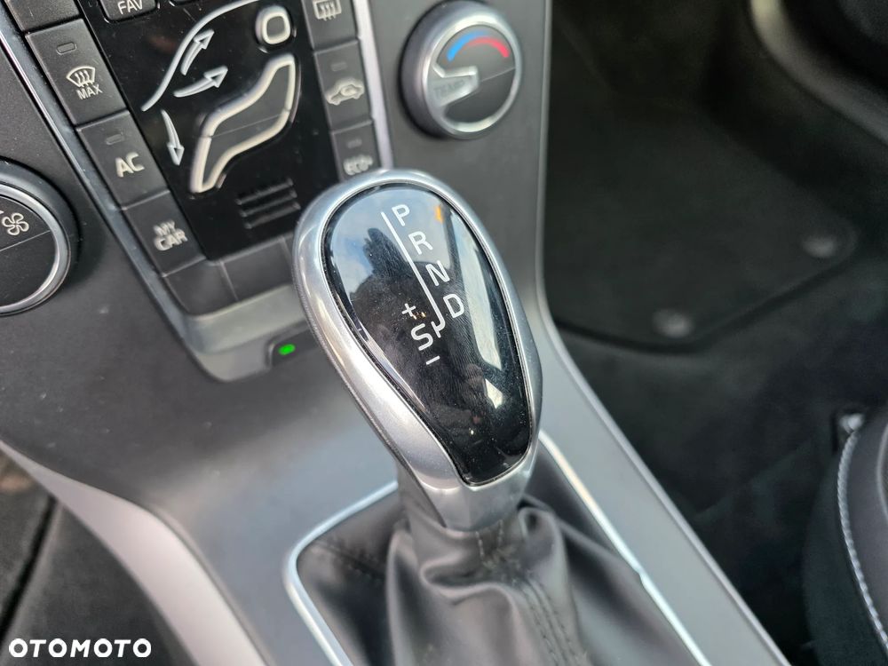 Volvo V40 D2 Geartronic Linje Svart - 26