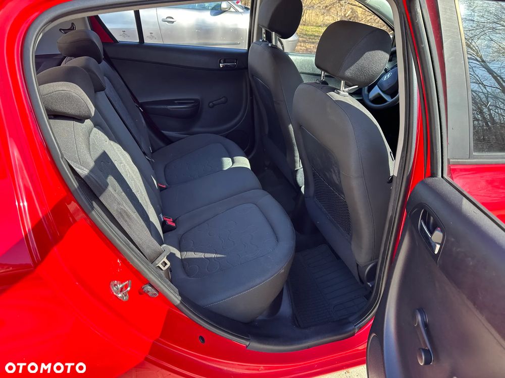Hyundai i20 1.2 FIFA WM Edition - 18