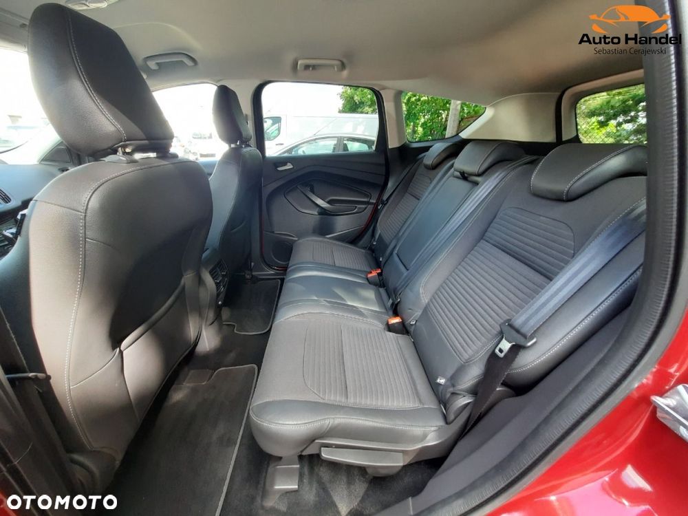 Ford Kuga 1.5 EcoBoost 2x4 Titanium - 41
