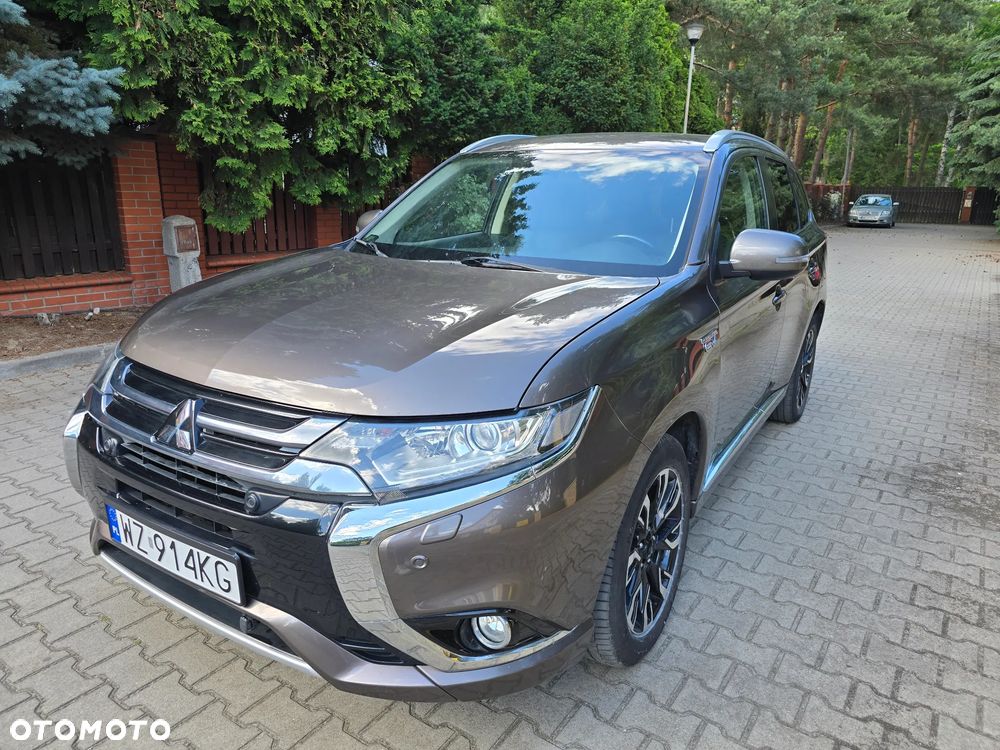 Mitsubishi Outlander - 4