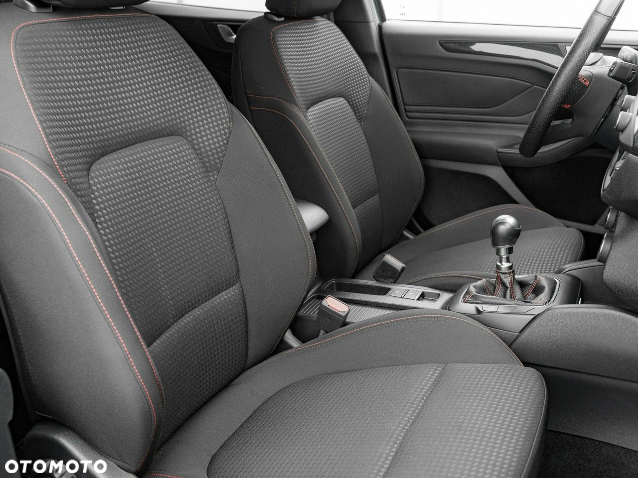 Ford Focus 1.0 EcoBoost ST-Line - 32