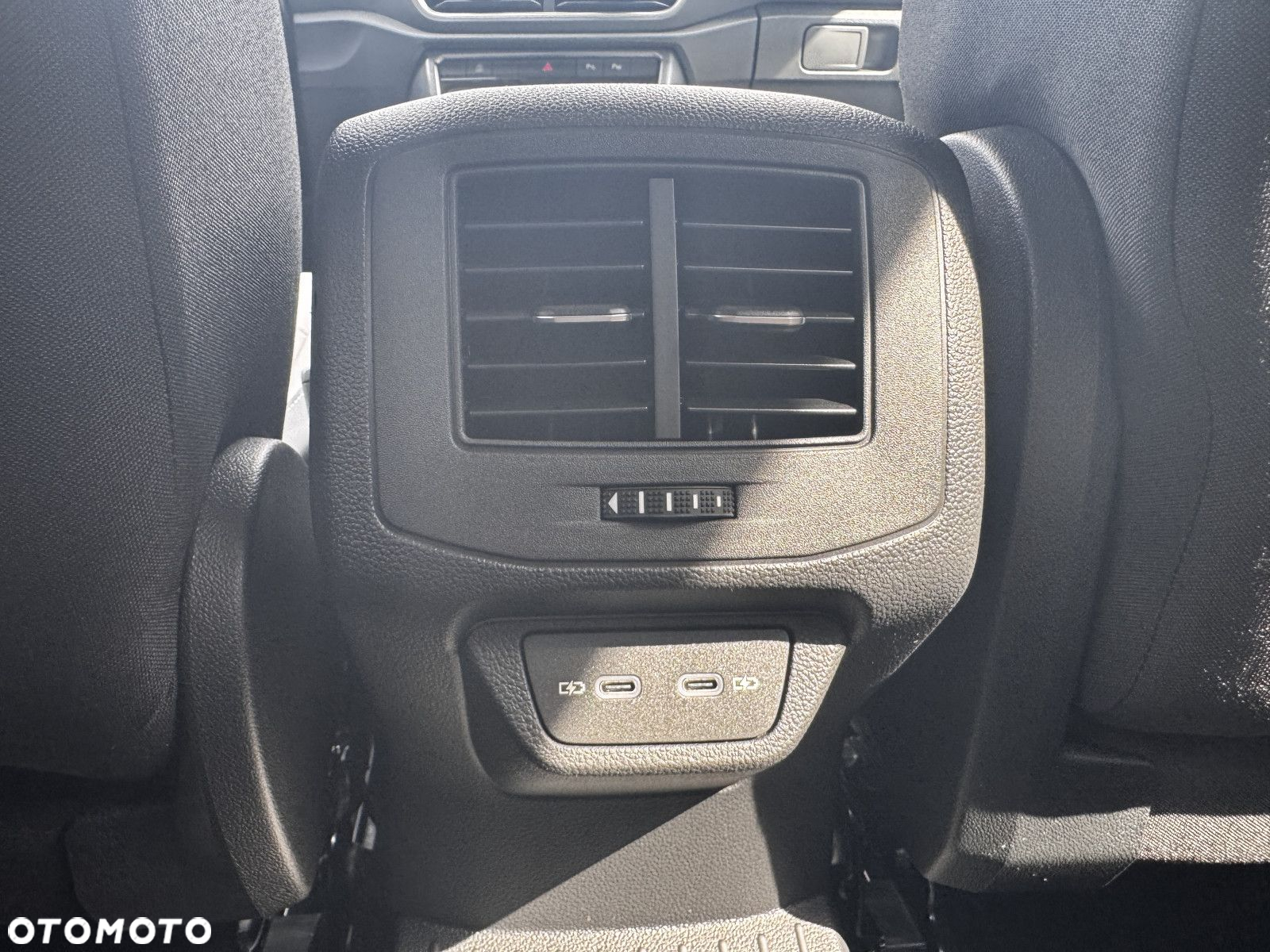 Volkswagen T-Roc 1.5 TSI Style DSG - 11