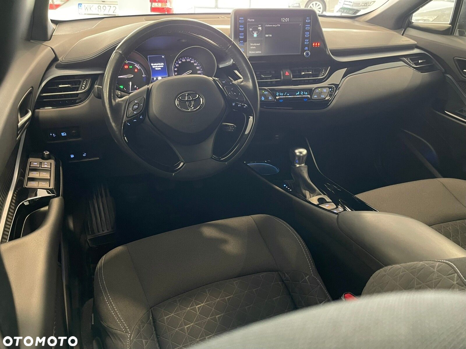 Toyota C-HR - 11