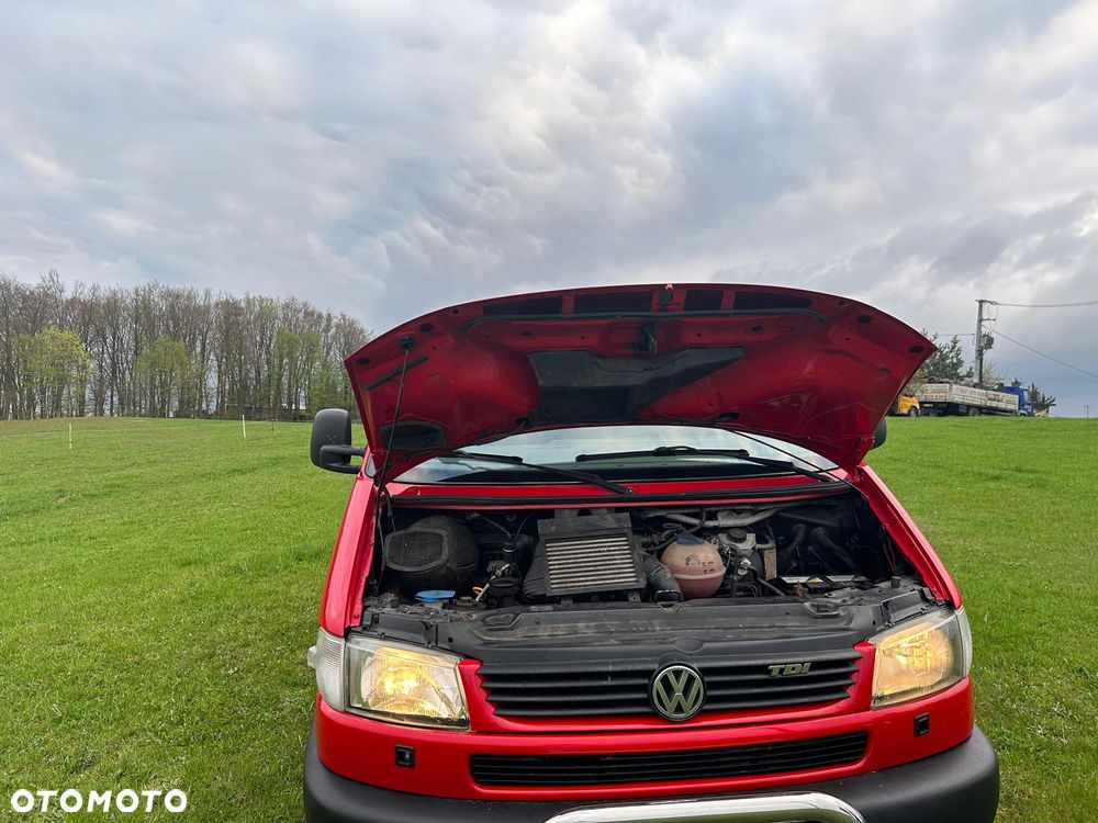 Volkswagen Caravelle - 7