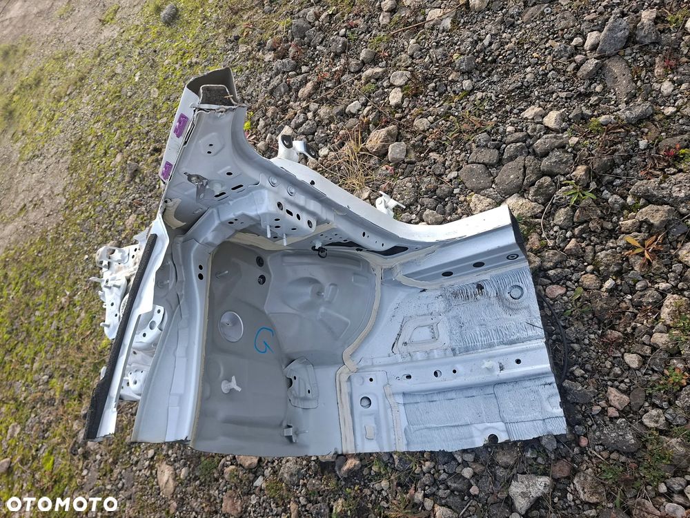Ćwiartka podłużnica prawa przód fartuch kielich Toyota Yaris IV GR 1.6 T 19+ - 3