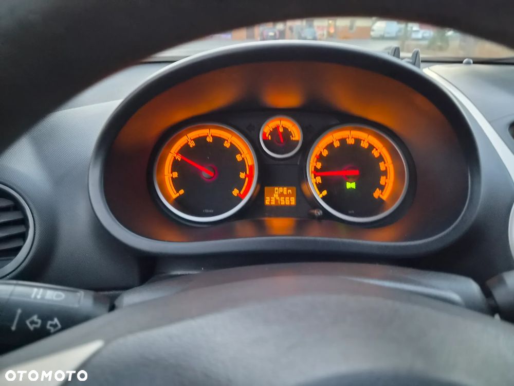 Opel Corsa - 8