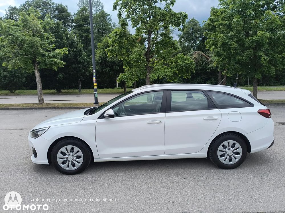 Hyundai i30 1.6 D Comfort - 12