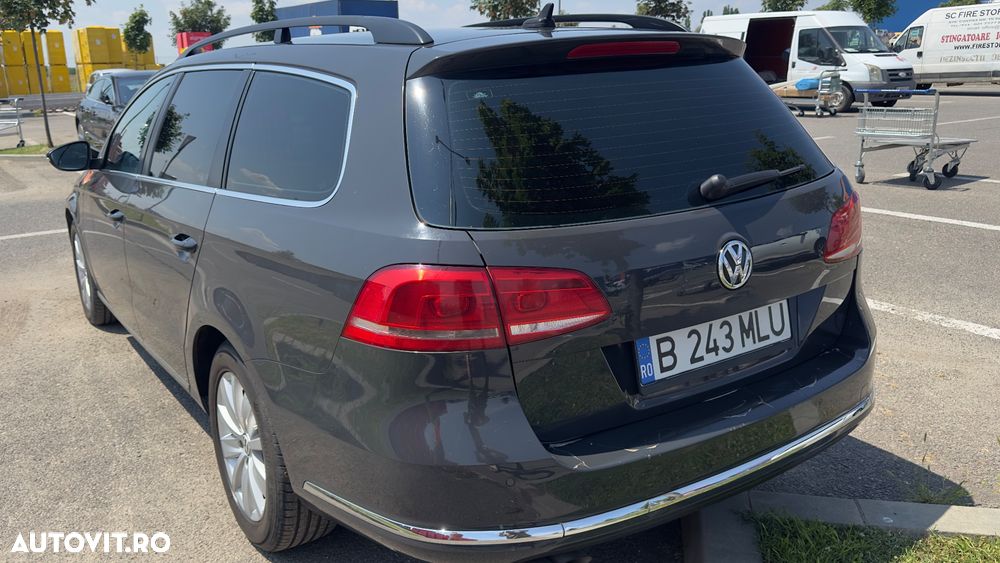 Volkswagen Passat 2.0 TDI Blue TDI Comfortline - 10