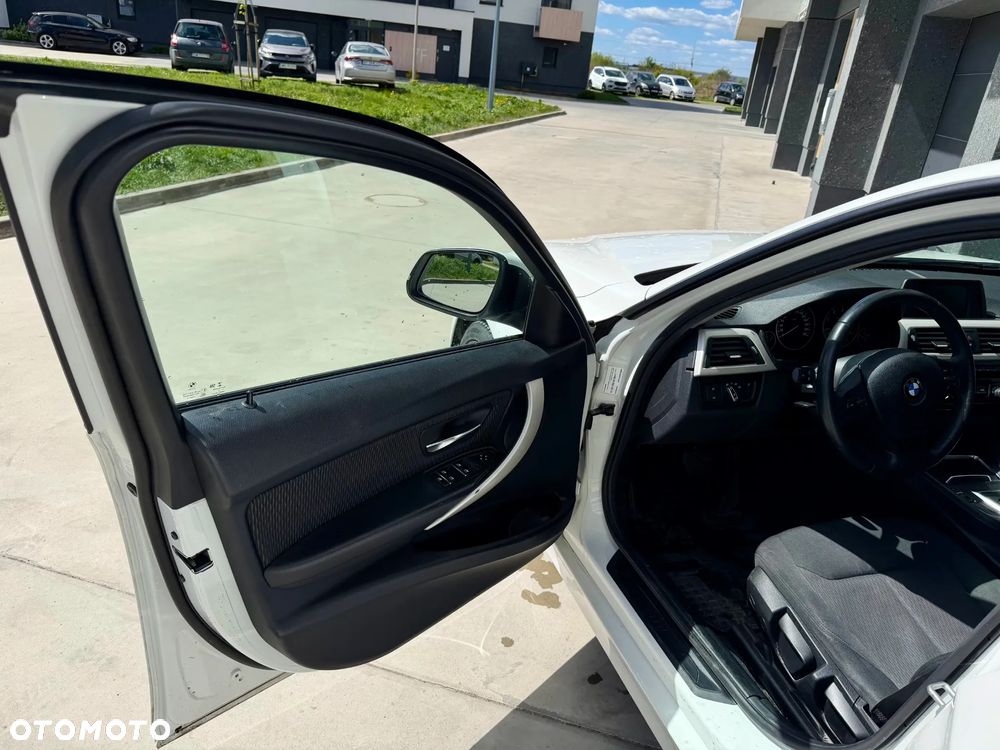 BMW Seria 3 318d - 2