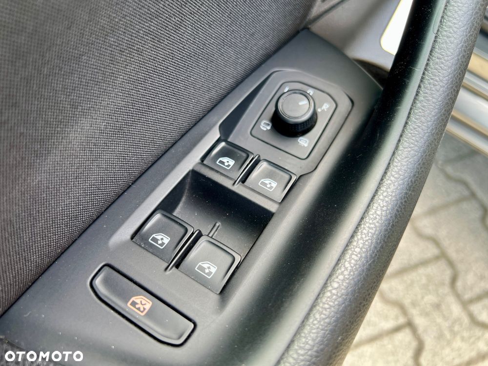 Volkswagen Passat Variant 2.0 TDI DSG (BlueMotion Technology) Comfortline - 10