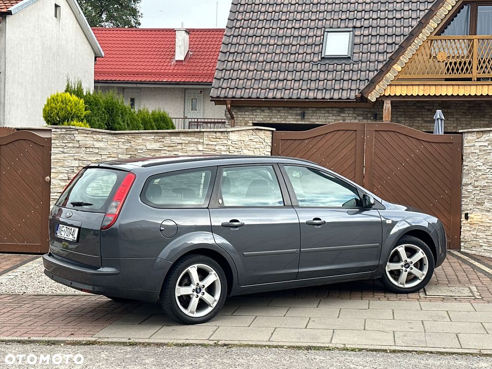 Ford Focus 1.6 Ghia - 6