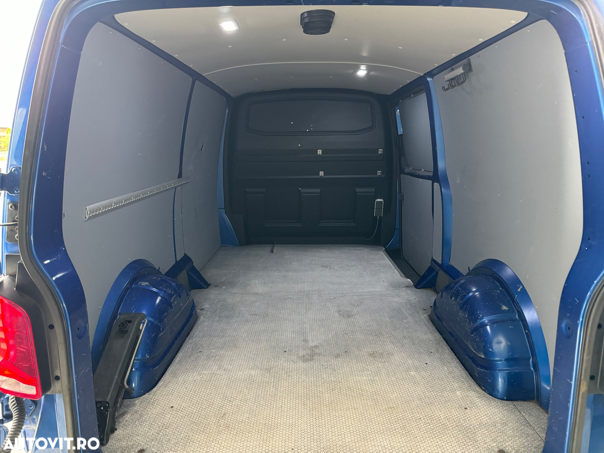 Volkswagen Transporter T6.1 - 8