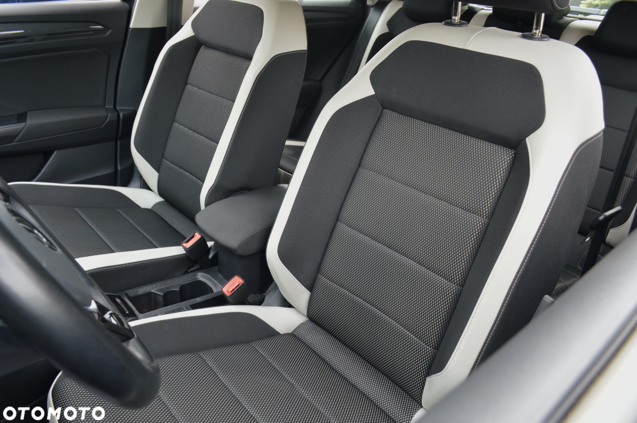 Volkswagen T-Roc 2.0 TDI SCR DSG Sport - 26