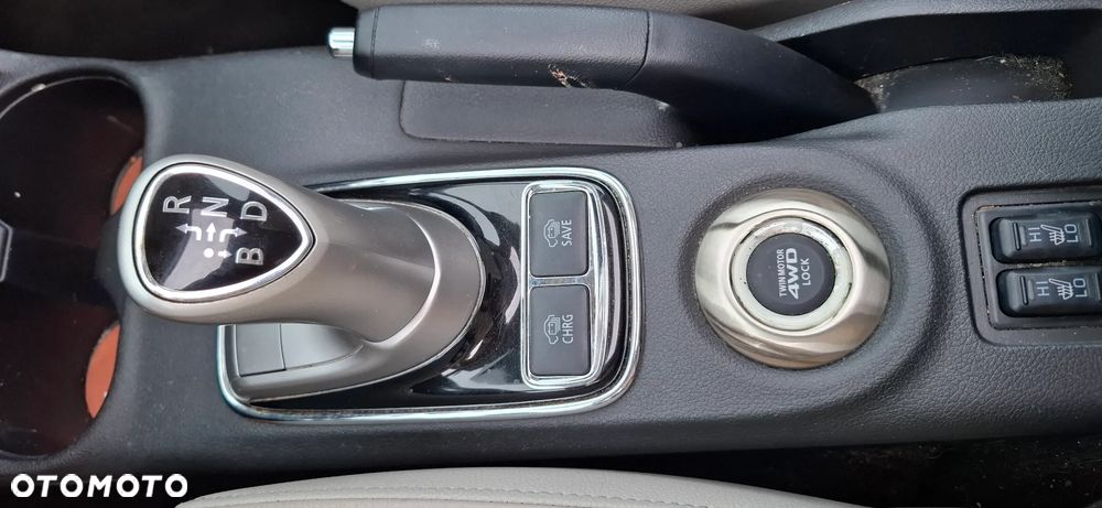 Mitsubishi Outlander Instyle NAVI + - 15