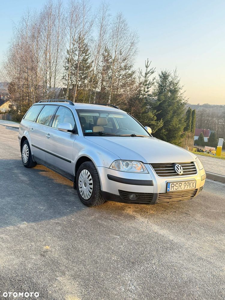Volkswagen Passat - 1