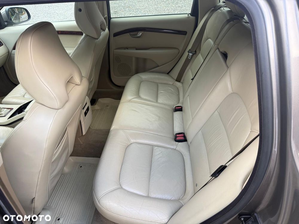 Volvo V70 - 25