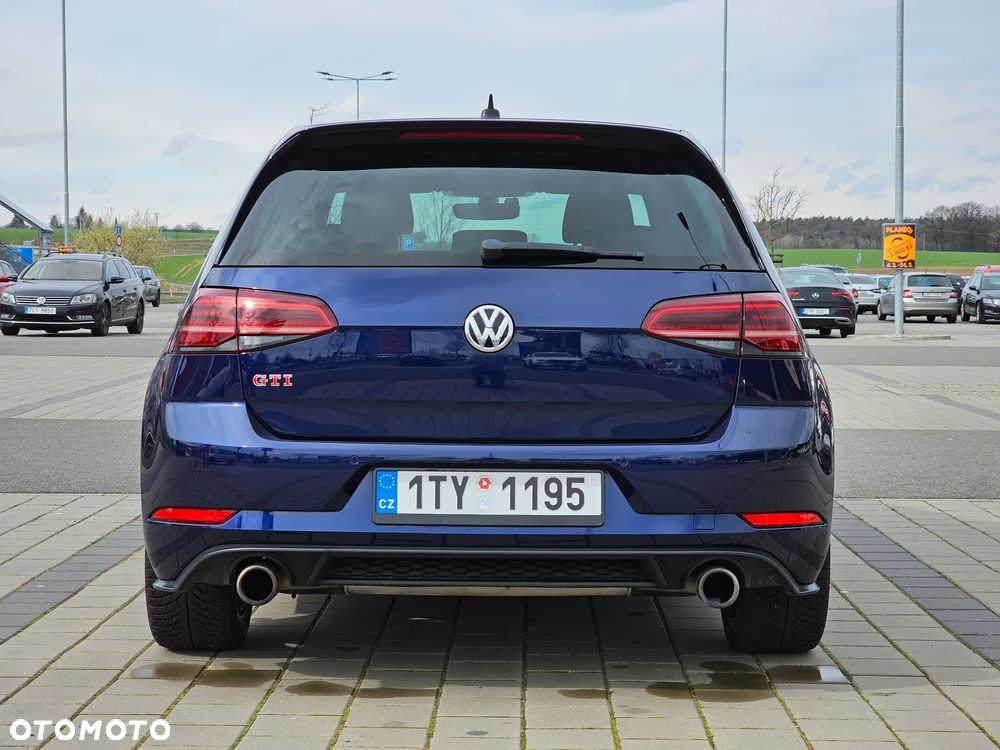 Volkswagen Golf - 4