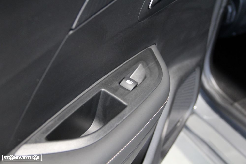 Peugeot 2008 1.2 PureTech Allure - 29