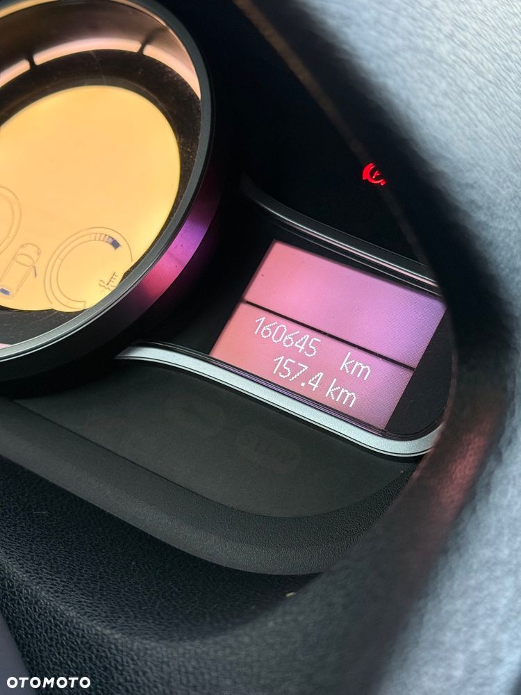 Renault Megane dCi 90 FAP Paris - 4