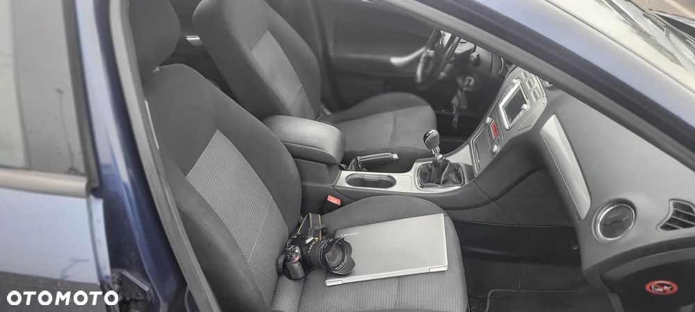 Ford Mondeo 2.0 TDCi Ambiente - 7