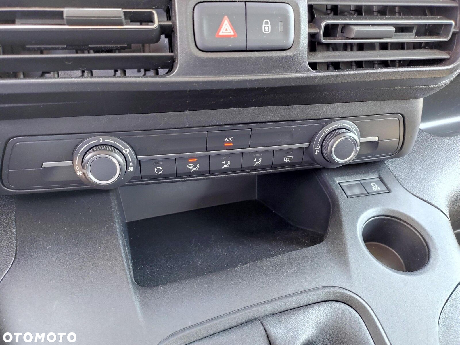 Peugeot Rifter 1.5 BlueHDI Active S&S - 22