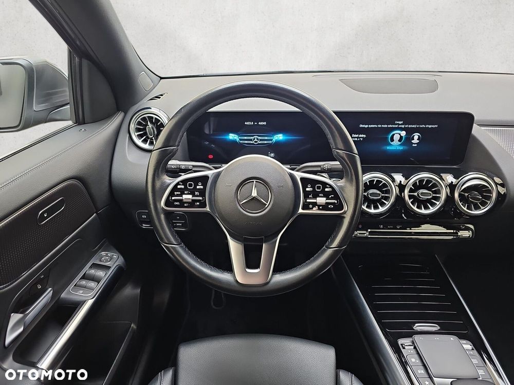 Mercedes-Benz GLA - 13