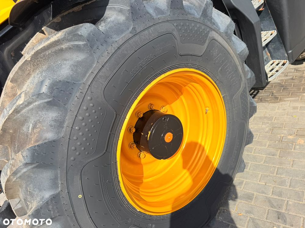 JCB Fastrac 4220 - 22