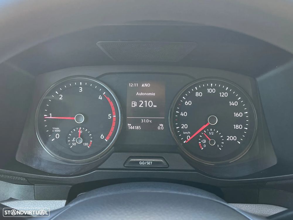 VW Crafter 2.0 TDI Contentor + Plataforma Elevatória - 40