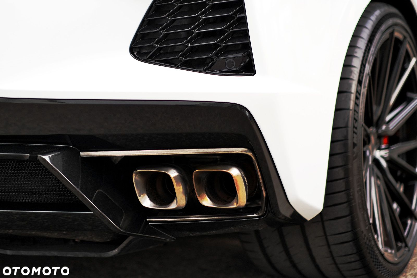 Chevrolet Corvette - 19