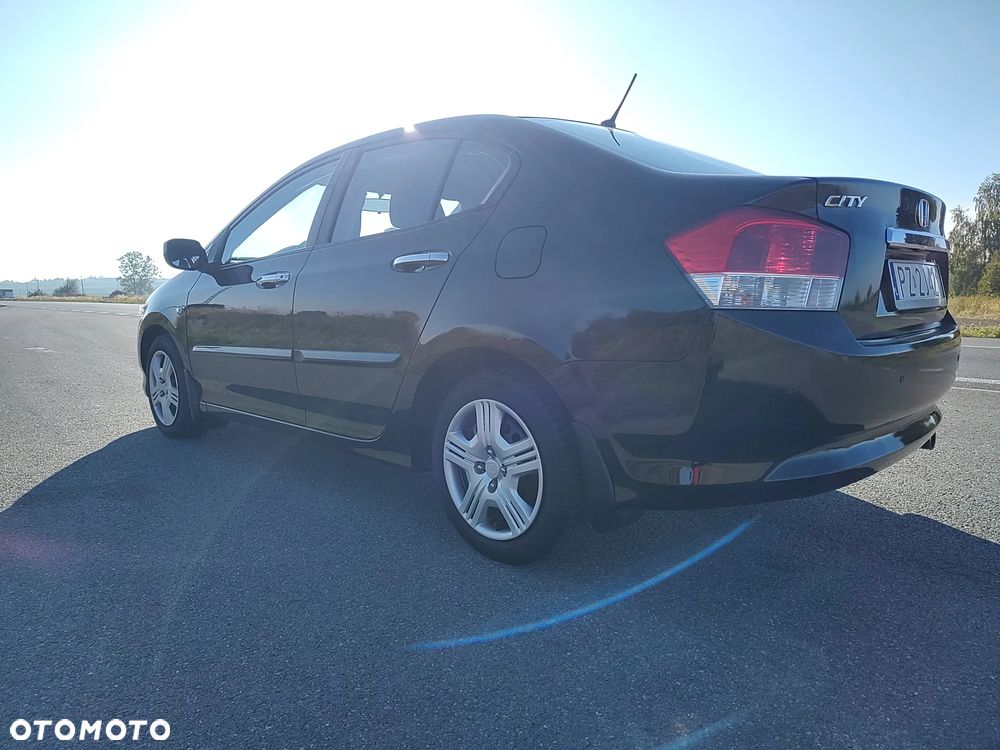 Honda City 1.4 Comfort - 11