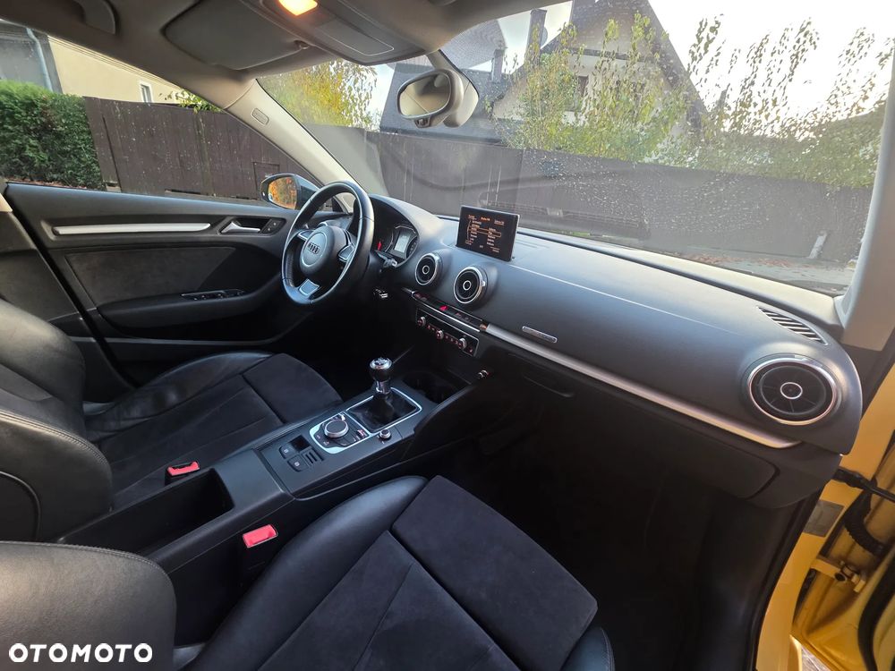Audi A3 Sportback 2.0 TDI S tronic S line Sportpaket - 18