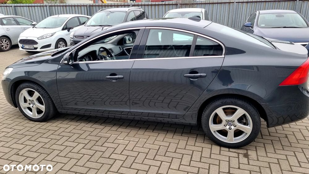 Volvo S60 D3 Geartronic Momentum - 8