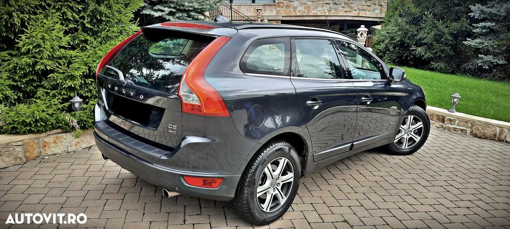 Volvo XC 60 D5 AWD Geartronic Momentum - 9