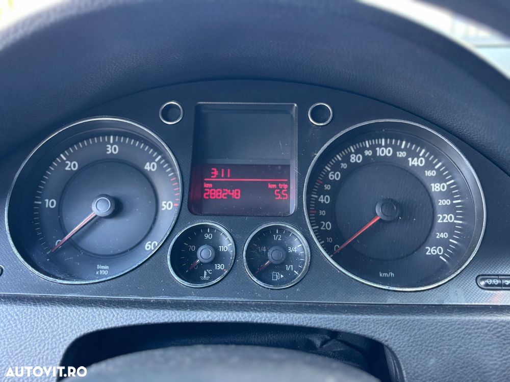 Volkswagen Passat - 13