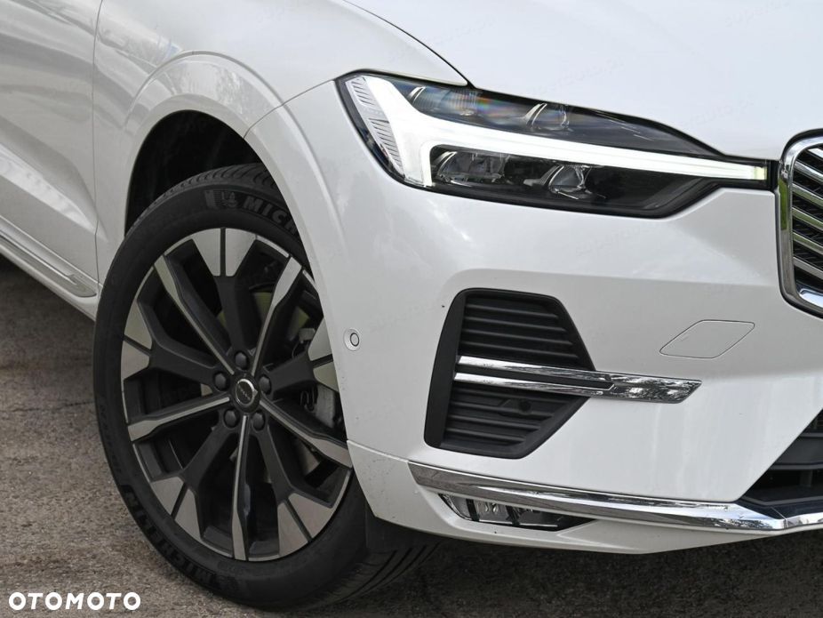 Volvo XC 60 B5 B AWD Ultra Bright - 17