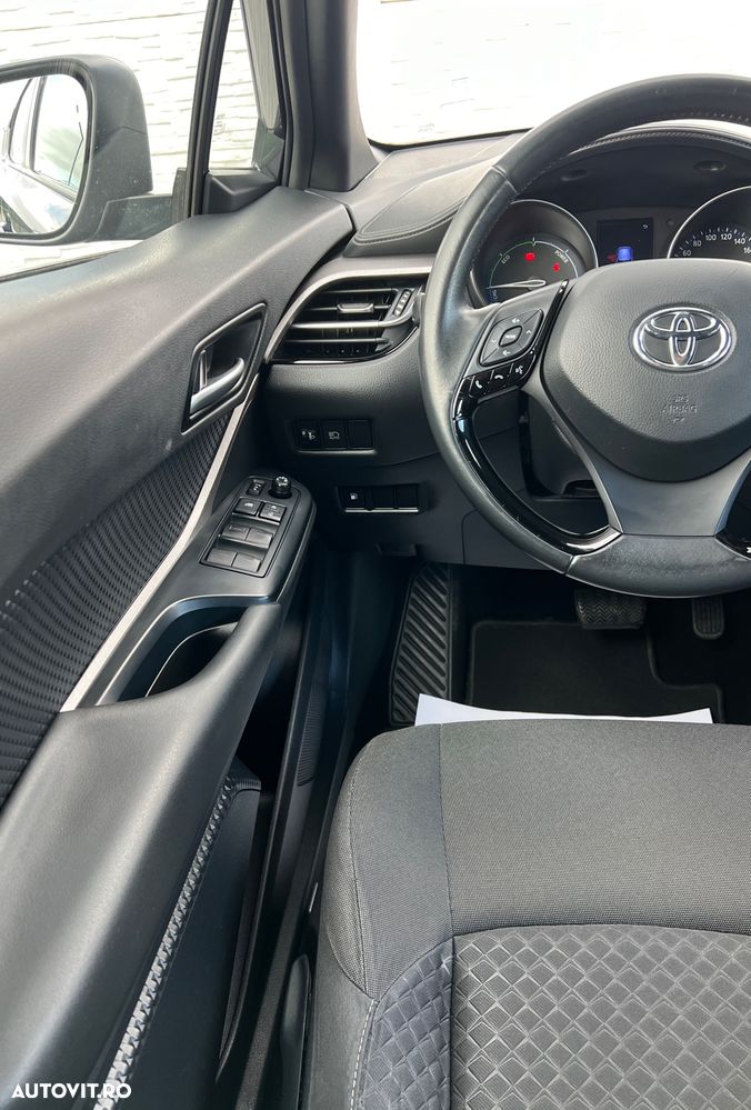 Toyota C-HR 1.8 HSD 4x2 CVT C-lassy LED - 18